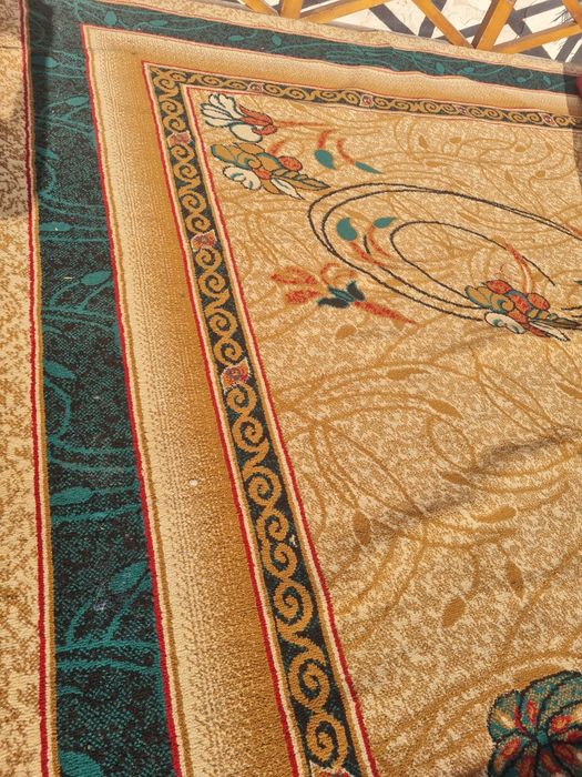 Ковер б/у  крем зеленыйц