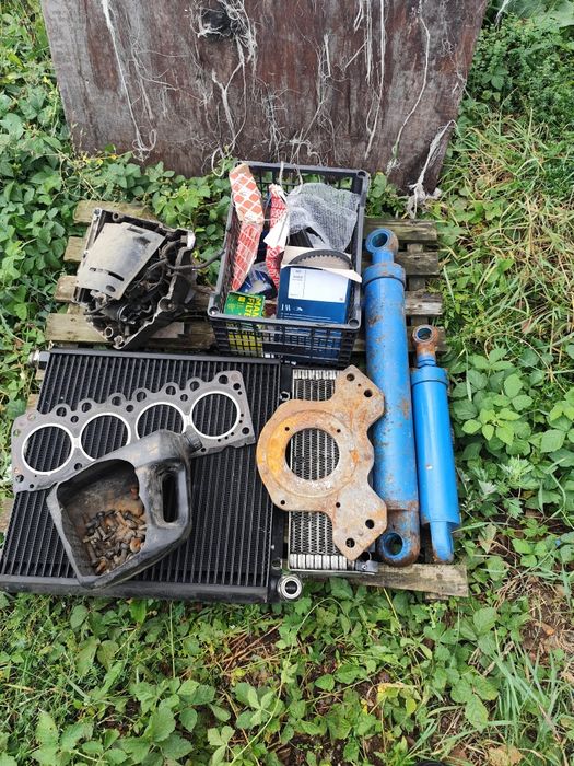 Vând încărcător frontal O&K L6