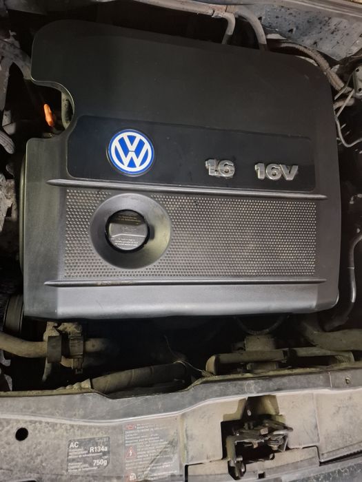 Se vinde Motor Complet Fară anexe Wolswagen Golf 4 1.6 16 V Benzina CO