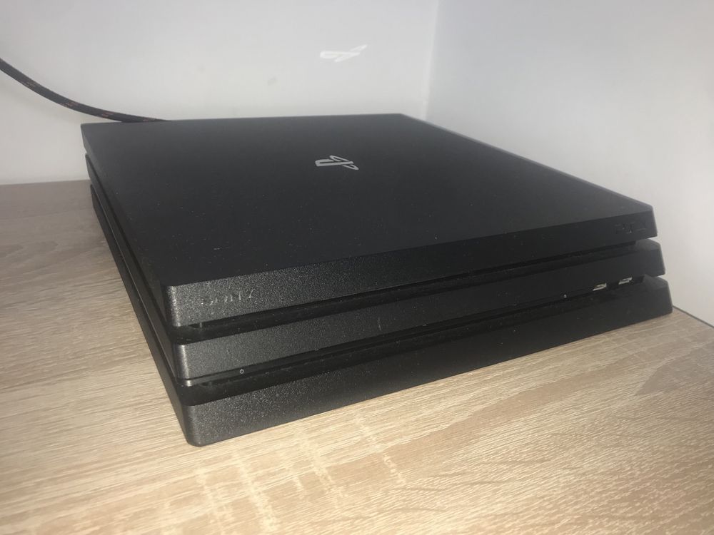 Playstation 4 pro (4K) 1 Tb