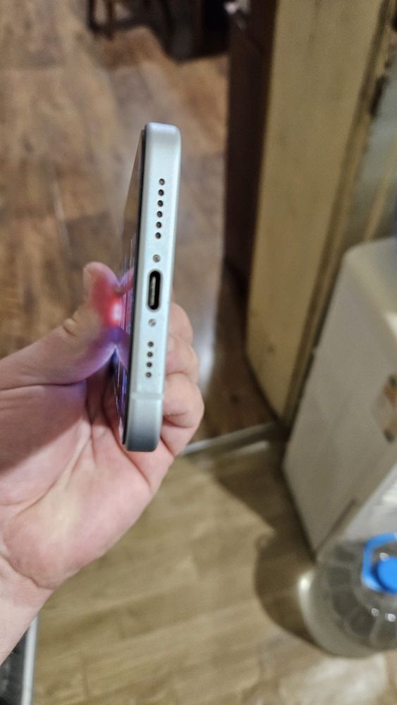 Iphone 15 plus silver