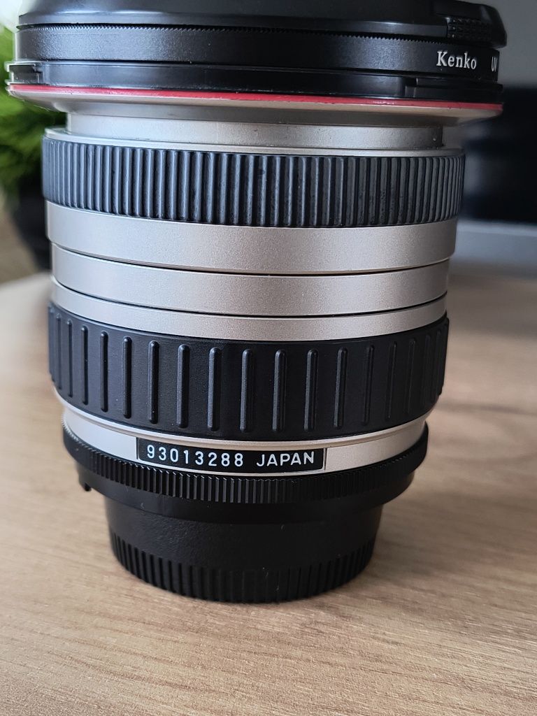 Cosina 19-35 mm за Nikon