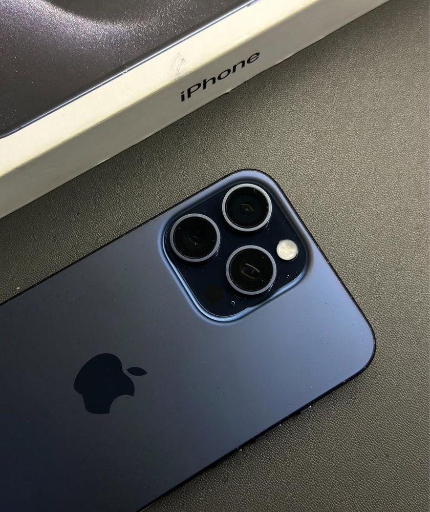 IPhone 15 pro 90%