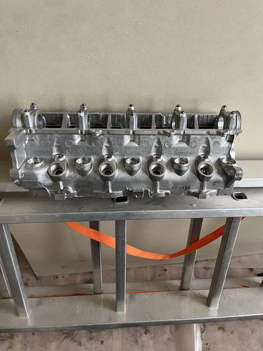 Продавам чисто нова цилиндрова глава