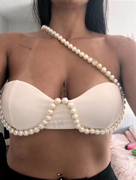 Top elegant cu perle