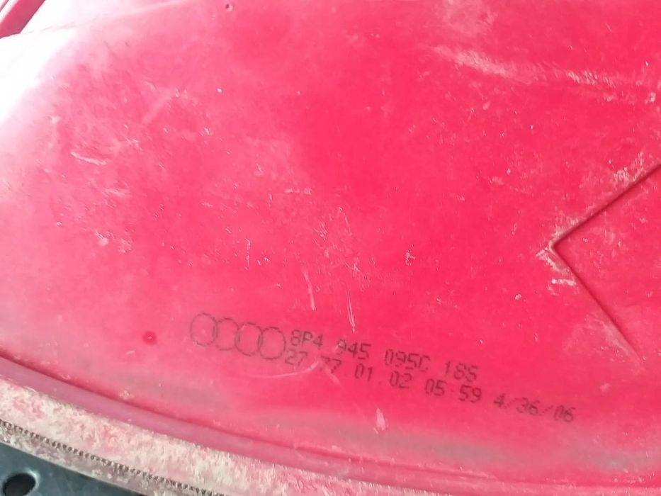 Stop tripla lampa stanga aripa audi a3 8p 8p4945095c