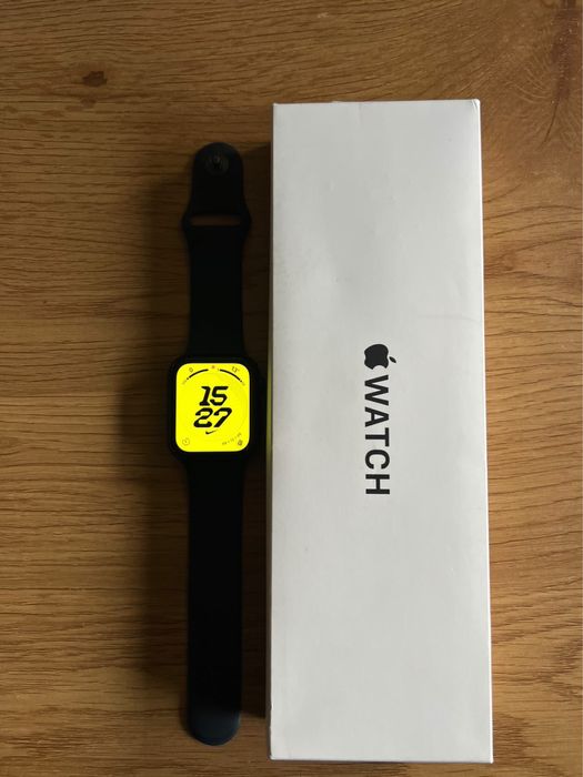 Iphone 15 pro max Natural Titanium+ apple watch SE2 midnight 44mm