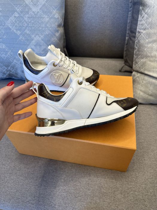 Обувки Louis Vuitton