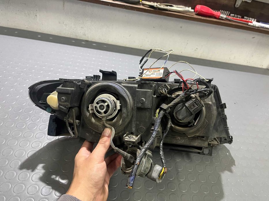 Фейсови фарове за BMW E46 (седан и комби)