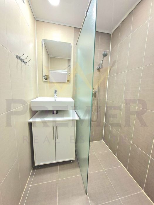 Продава се Тристаен апартамент в Варна, Автогара - 72 кв.м за 2475 €/кв.м - Снимка #5