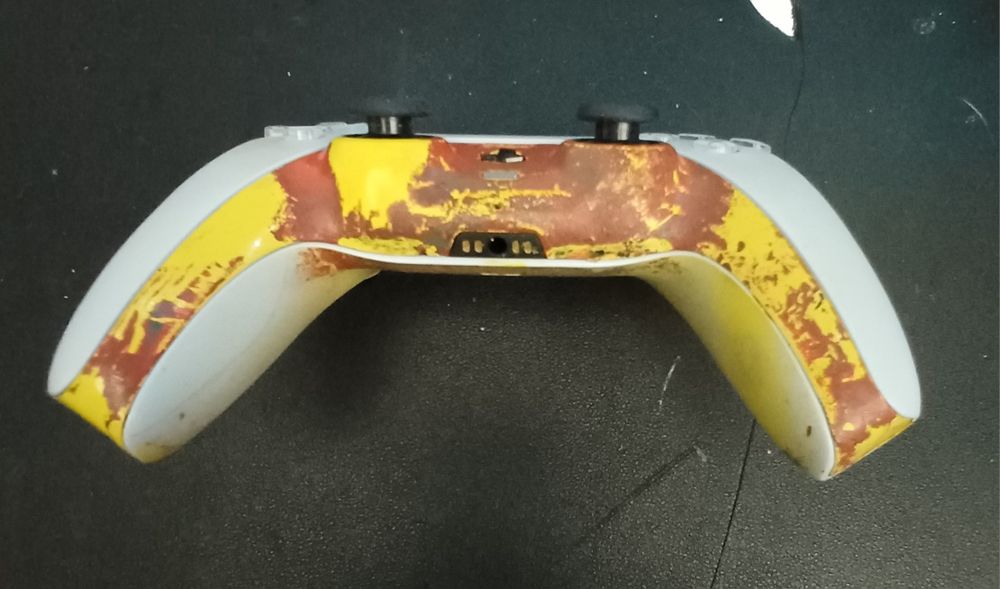 Оригиналният джойстик за PS5 e Sony DualSense Wireless Controller