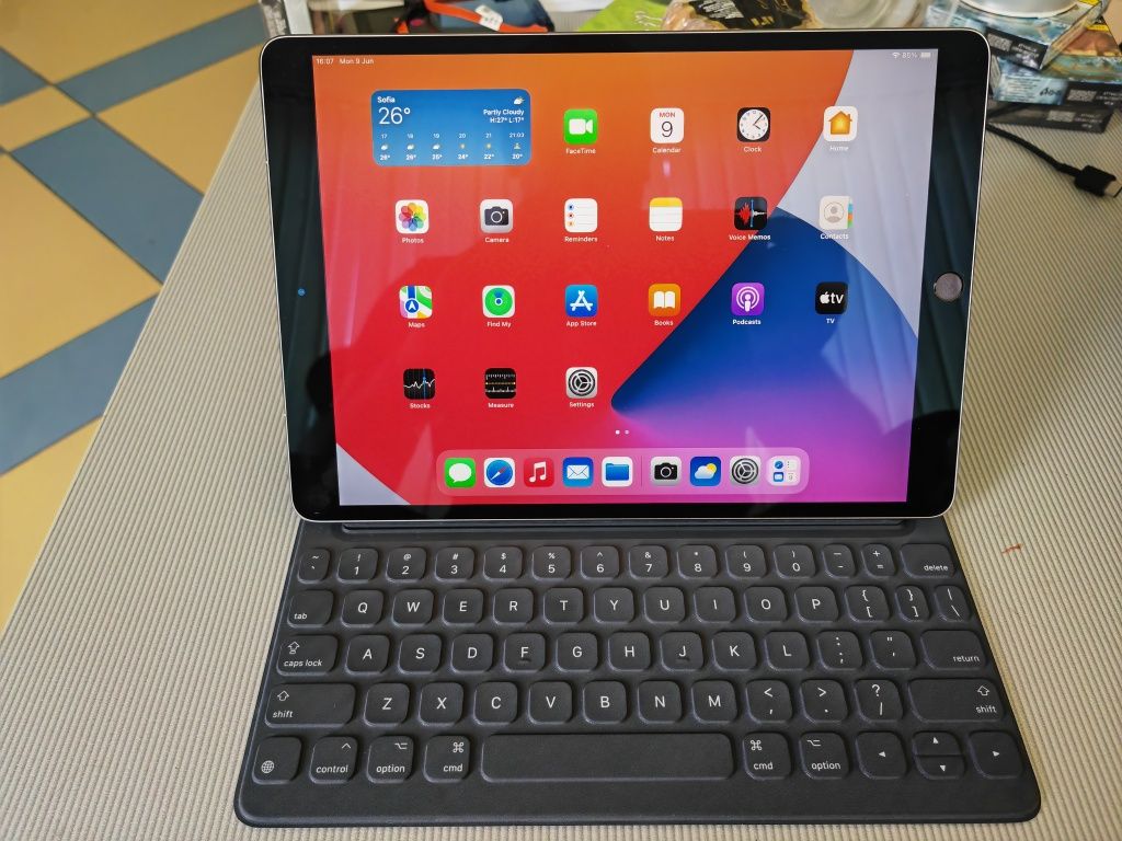 iPad Pro A1709, 2017 (10,5-инчов),256GB Wi‑Fi + Cellular+Keyboard®