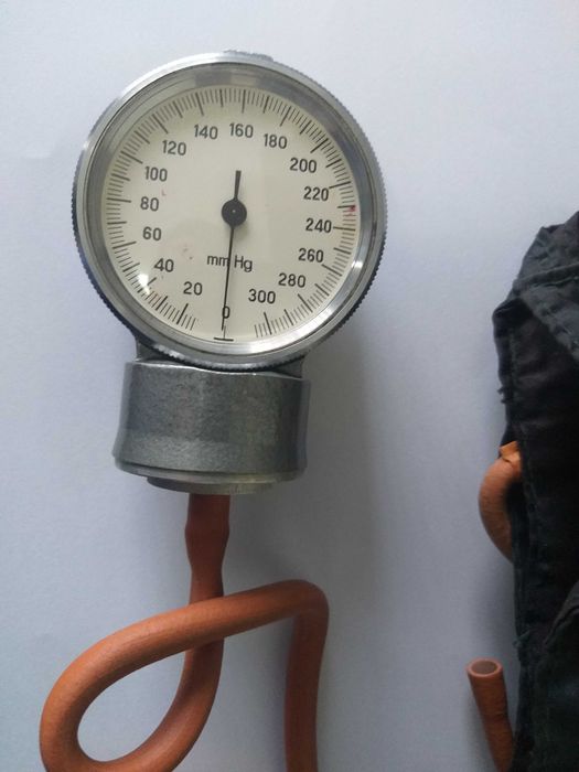 Tensiometru manual cu pompita