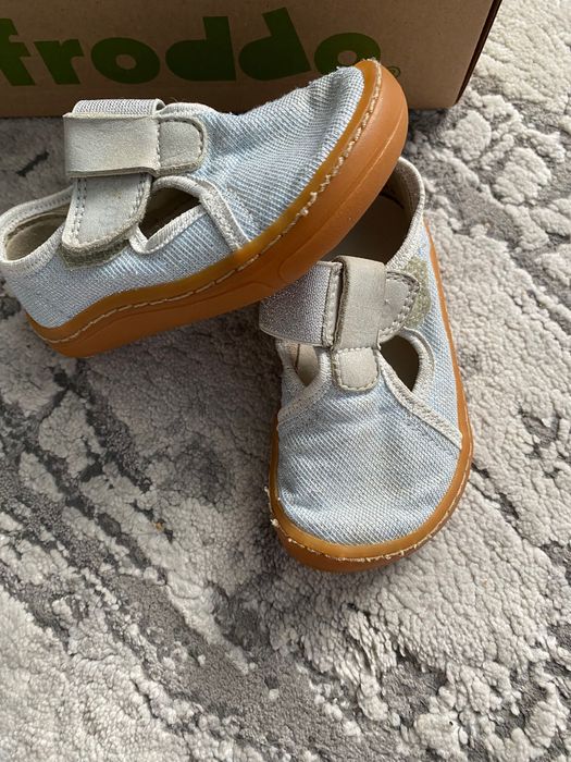 Încălțăminte barefoot froddo , masura 20