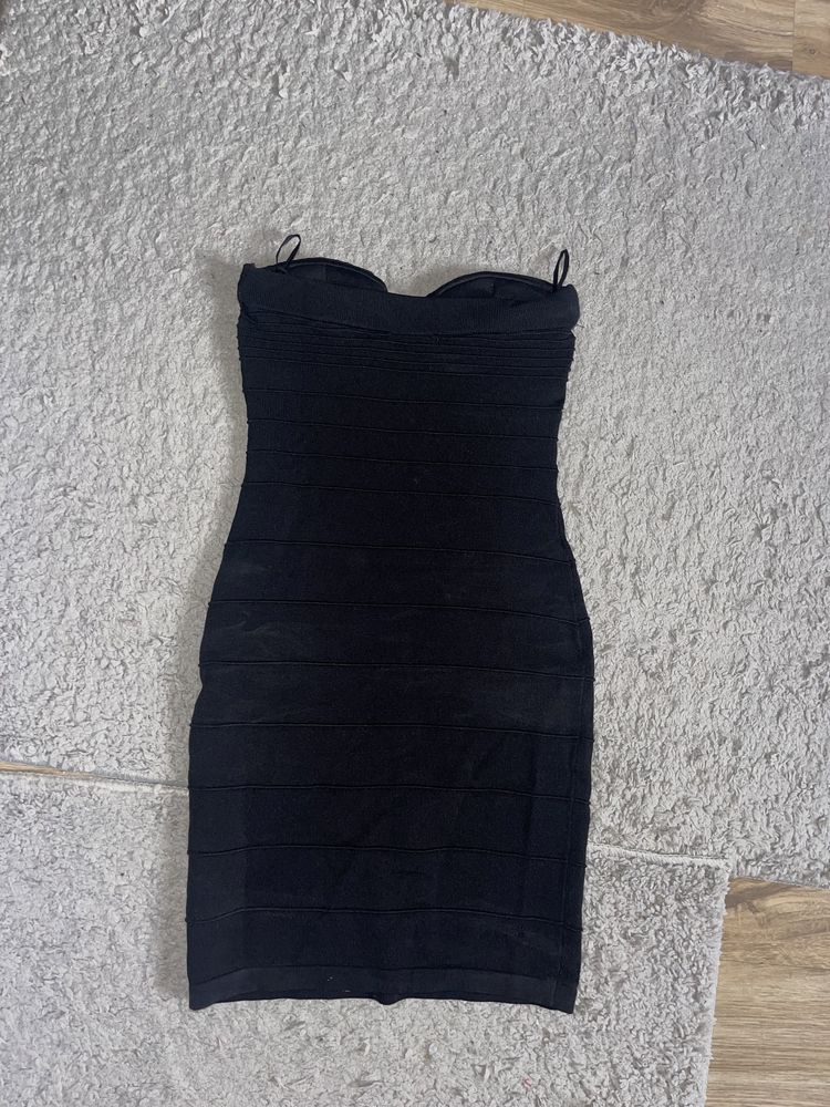 Rochie neagra scurta