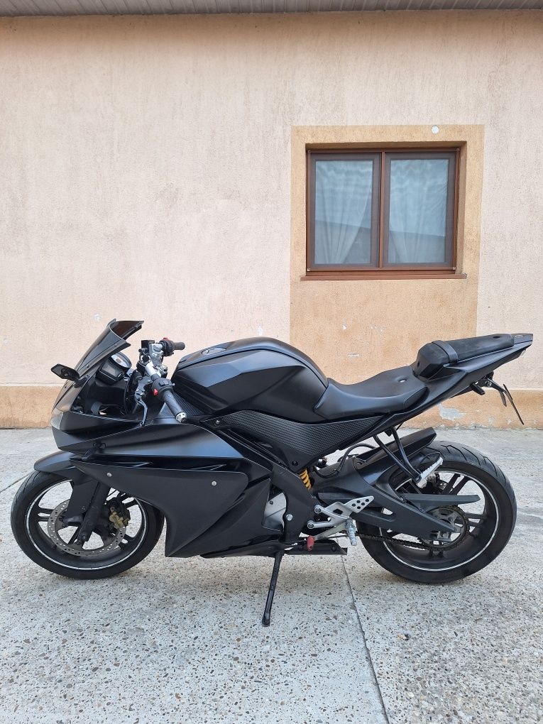 Vând yamaha yzf 125 gen 1