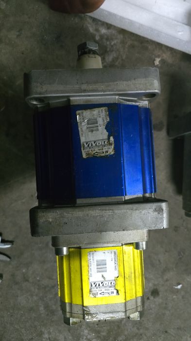 Pompa dubla mare cu mic