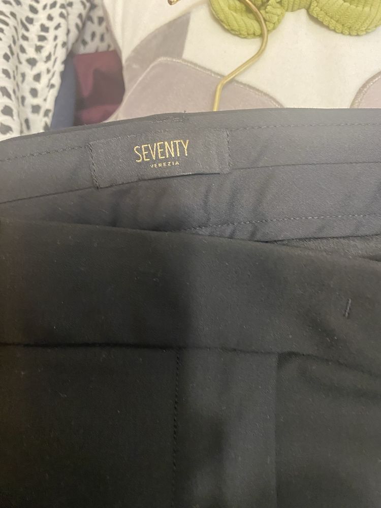 Vand pantaloni sevanti