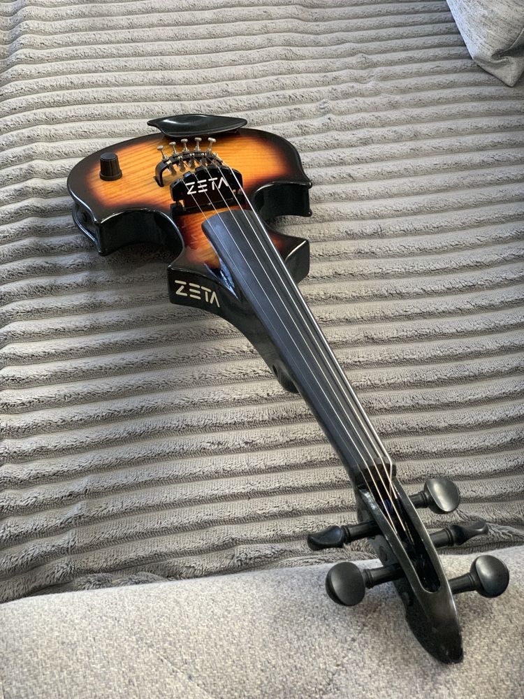 Vioara Zeta 5 corzi pe cuie