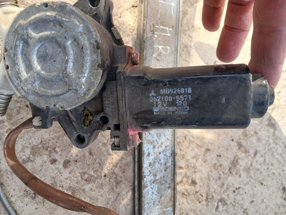 Механизм стеклоподьемника