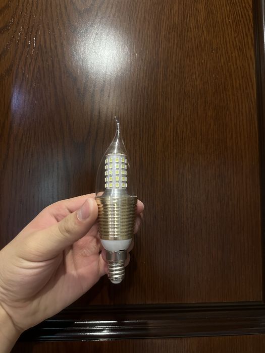 Светодиодная лампа E14 продам не дорого 12 ватт