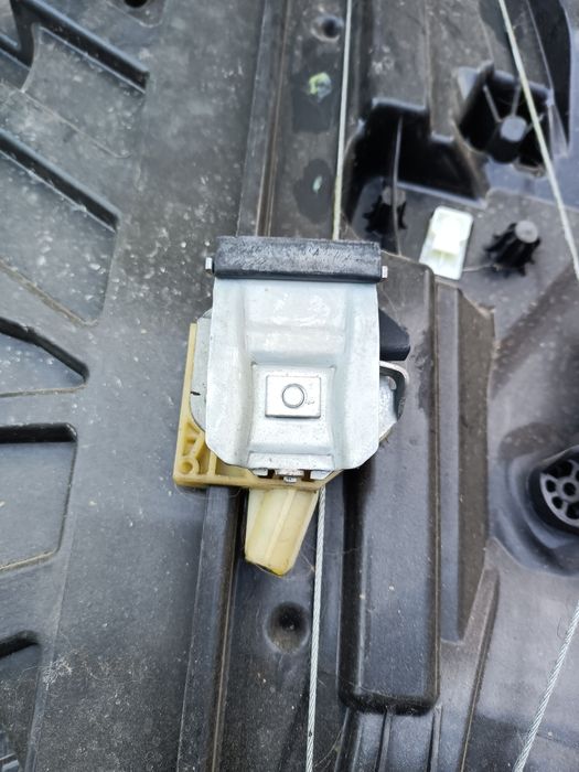Macara geam dreapta față Ford fiesta mk8 2019