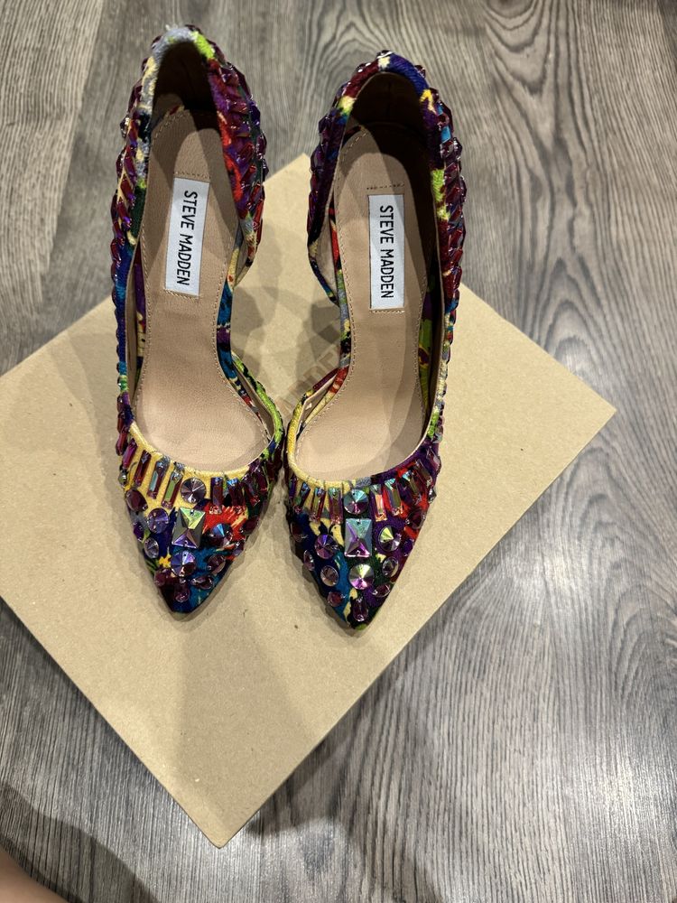 Обувки steve madden номер 37