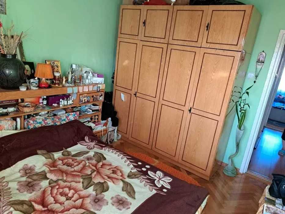 Vand apartament cu 3 camere