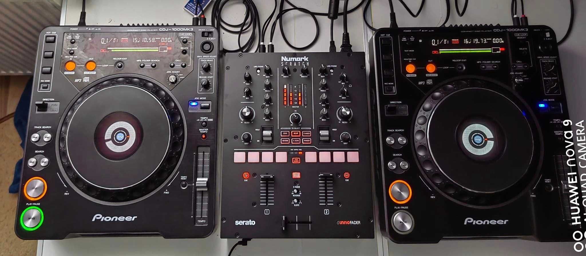 Pioneer CDJ 1000 Mk3 + Numark Scrach Mixer+Serato Pack