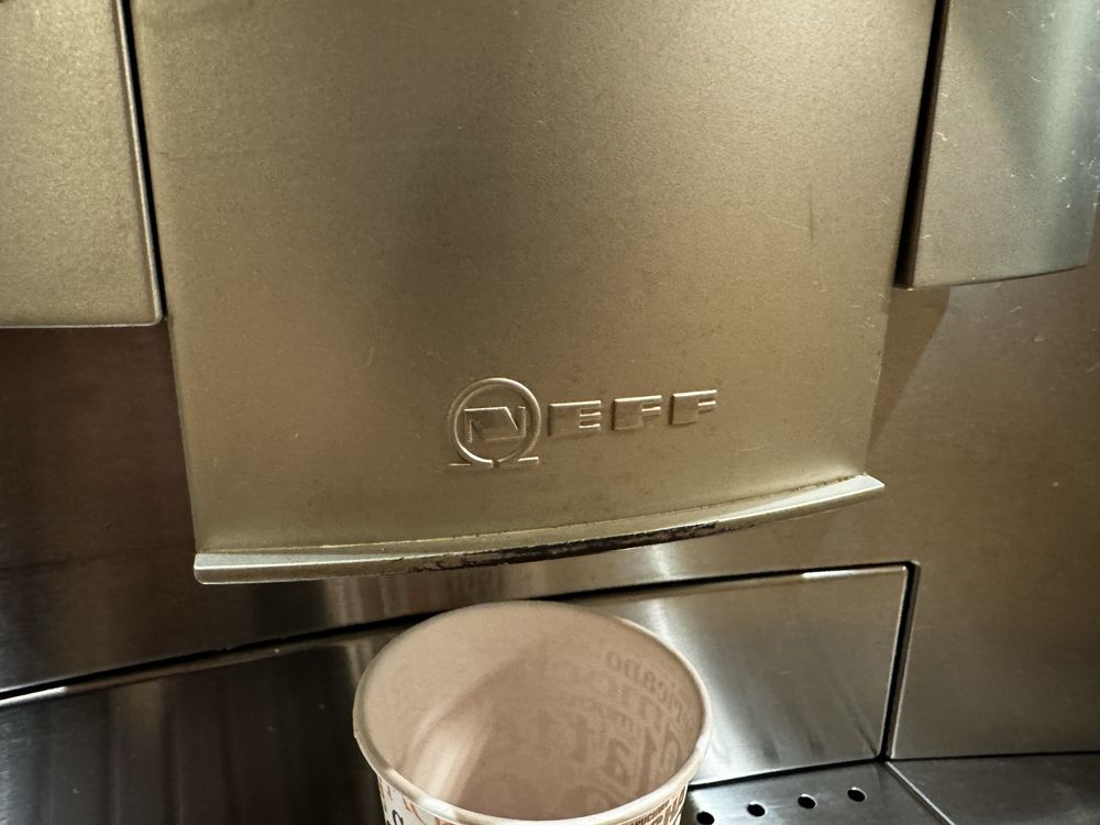 Espressor automat incastrabil NEFF C77, Cappuccino - Defect