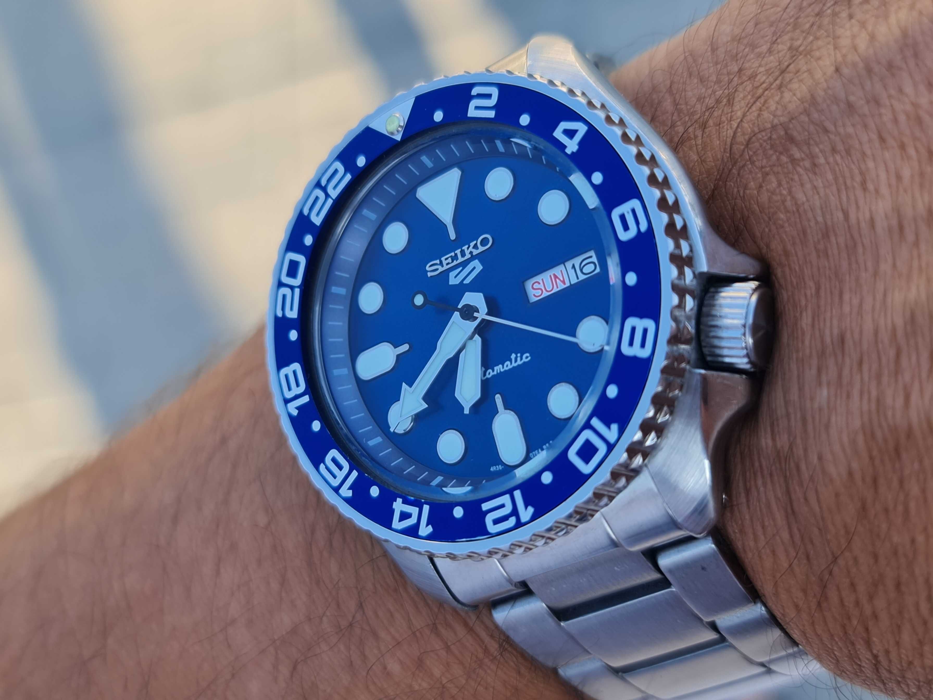 Seiko 5 SRPD53K1 GMT Bezel