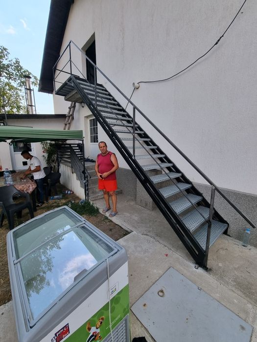 scări metalice de exterior