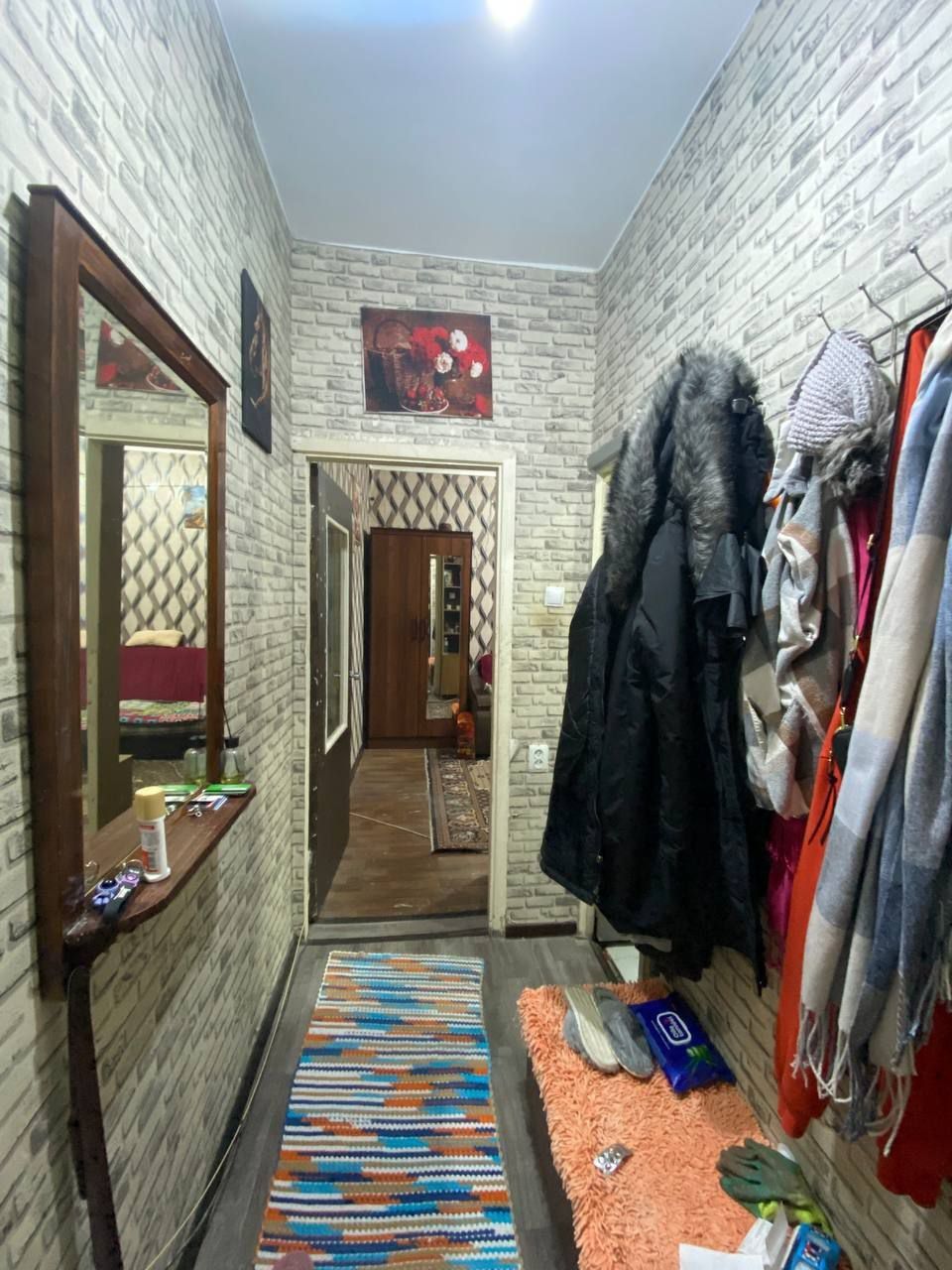 Продаеться квартира 2/2/4 массив Феруза