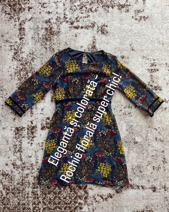 Rochie florală coloratã, elegantă - mărime XS