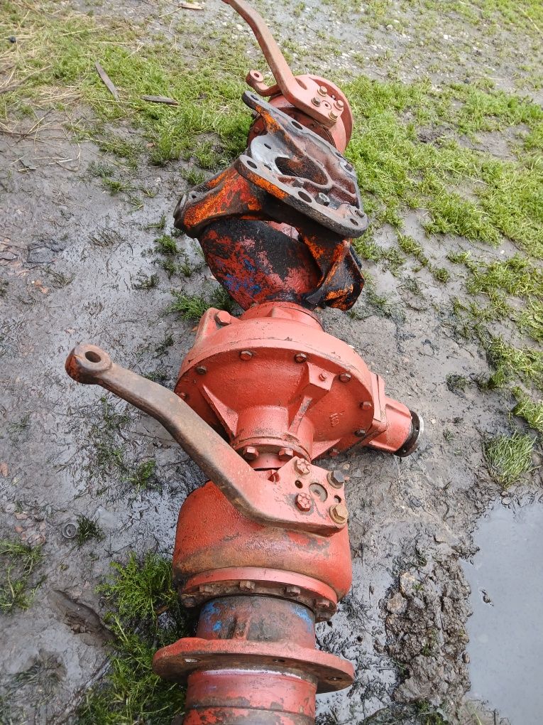 Punte tracțiune fata tractor 651
