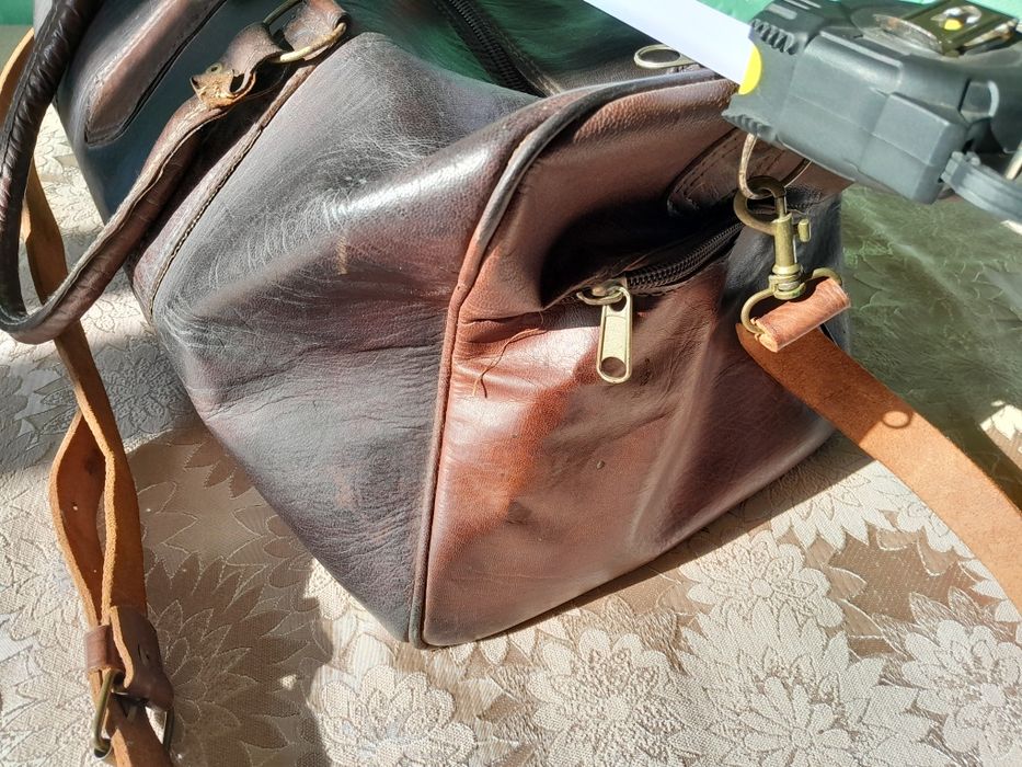 Пътна винтидж  чанта  от естествена  кожа