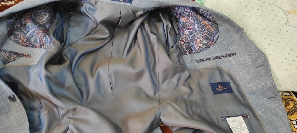 Костюм шим янги комплект жилеткаси хам бор.