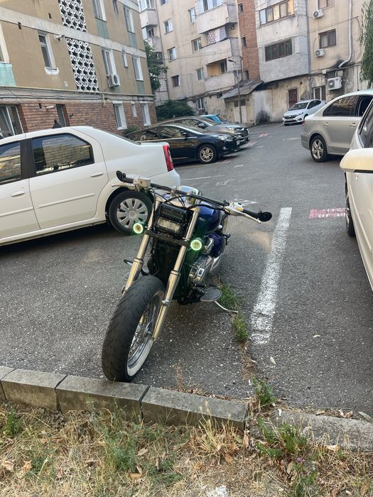 Bobber Suzuki VL800 2013