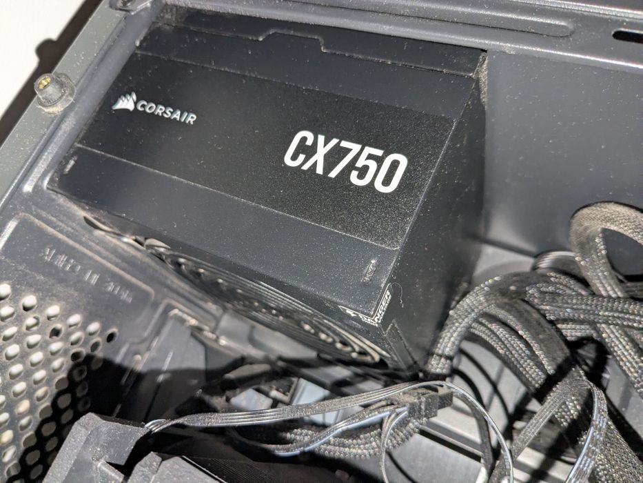 Sursa Corsair CX750, 750 Watt, 80 PLUS Bronze