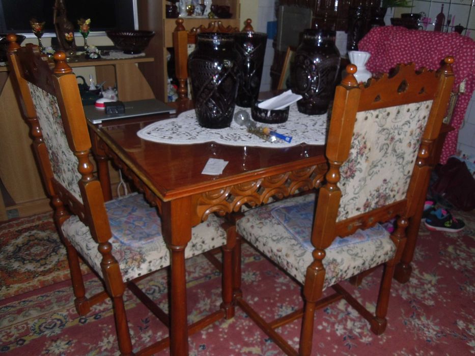 Luxor -masa cu 4 scaune ,