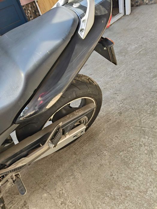 Vând Honda Hornet