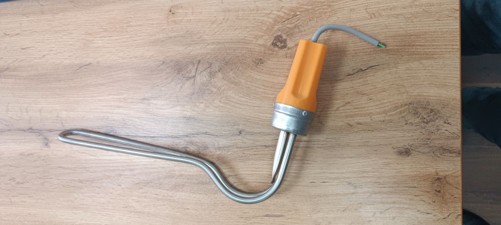 Quyosh suv isitgichi uchun TEN sotiladi. ТЭН для солнечный водонагрева