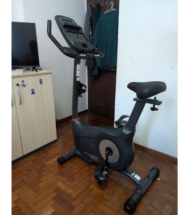 Vând bicicleta fitness SCHWINN 570U