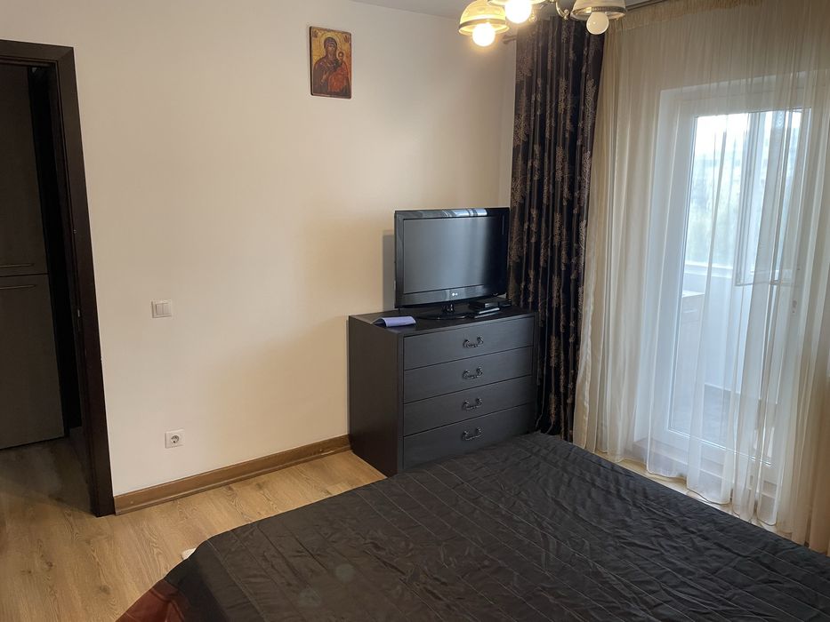 Inchiriez apartament