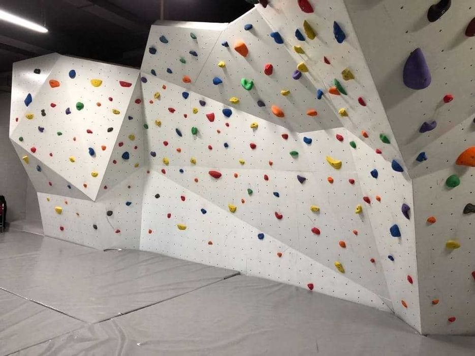 Строительство скалодромов (стенки для скалолазания)