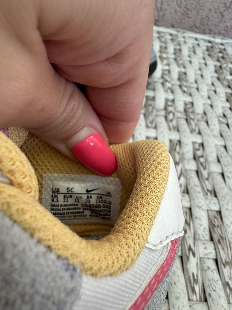 Бебешки маратонки nike за момиче