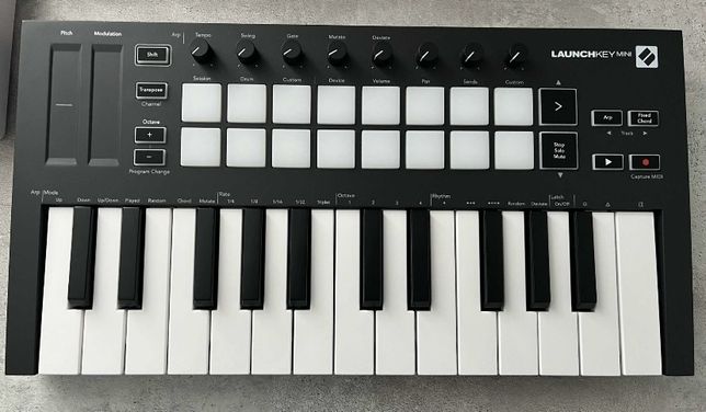 MIDI-клавиатура Novation LaunchKey mini MK3