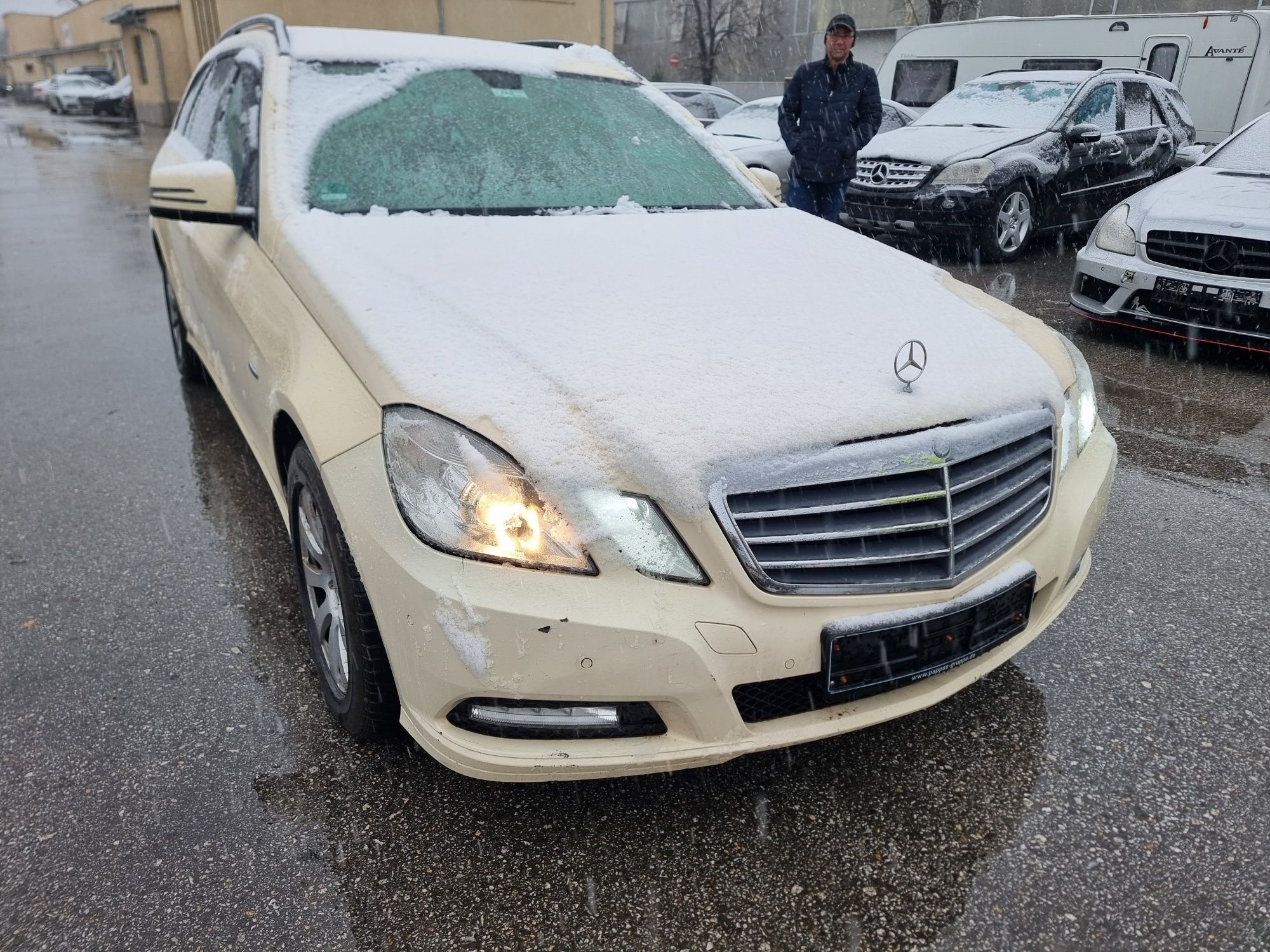 На части E220 CDI W212 Mercedes Мерцедес Е220 ЦДИ двигателOME 651