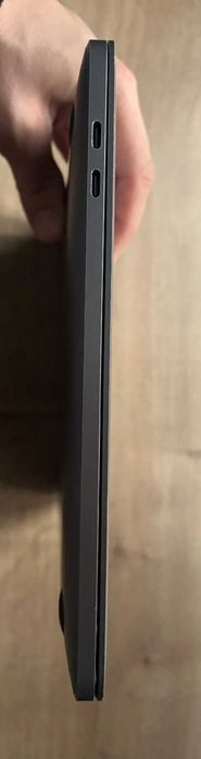 Vând MacBook Pro 13-inch, model 2020 M1