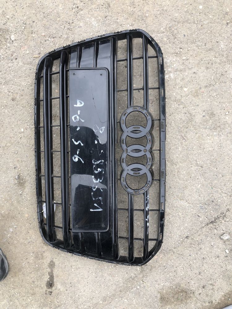 Grila centrala Audi A6 4G 2012 originala cu mic defect